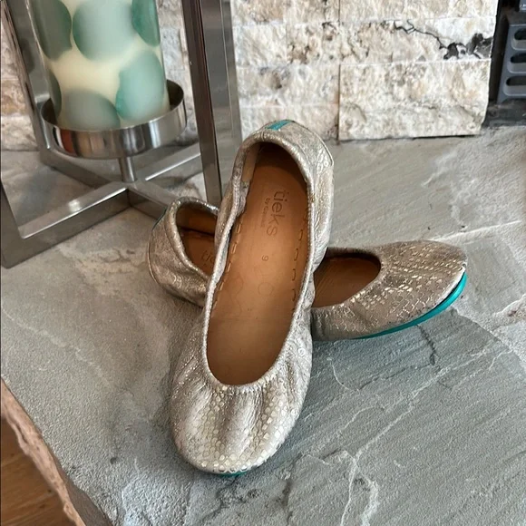 Romantic Blush Tieks Ballet Flats - Picture 1 of 9